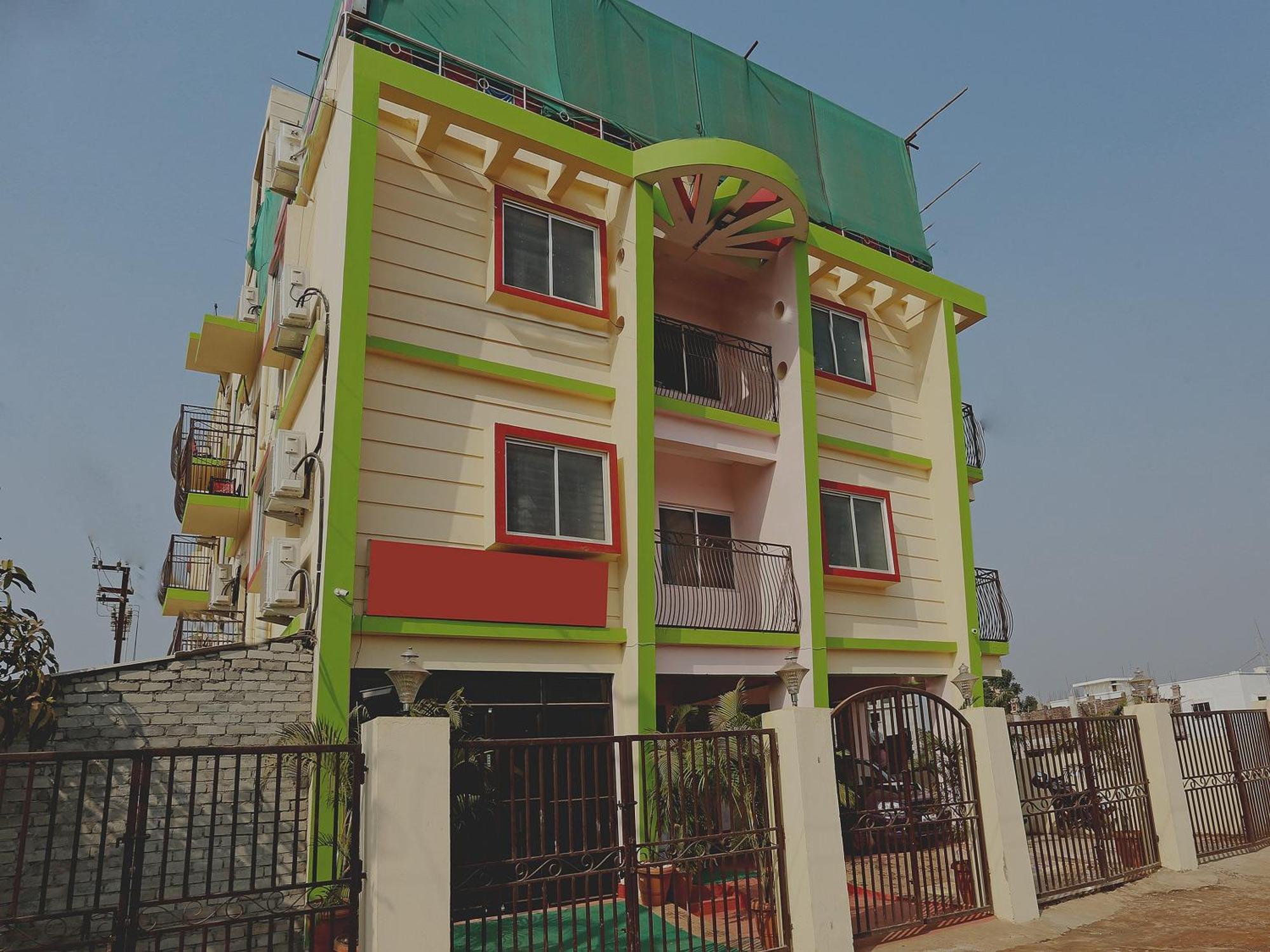 Hotel Grand Paradise Μπουμπάνεσβαρ Εξωτερικό φωτογραφία